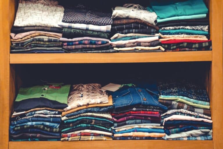organizador closet roupas dobradas